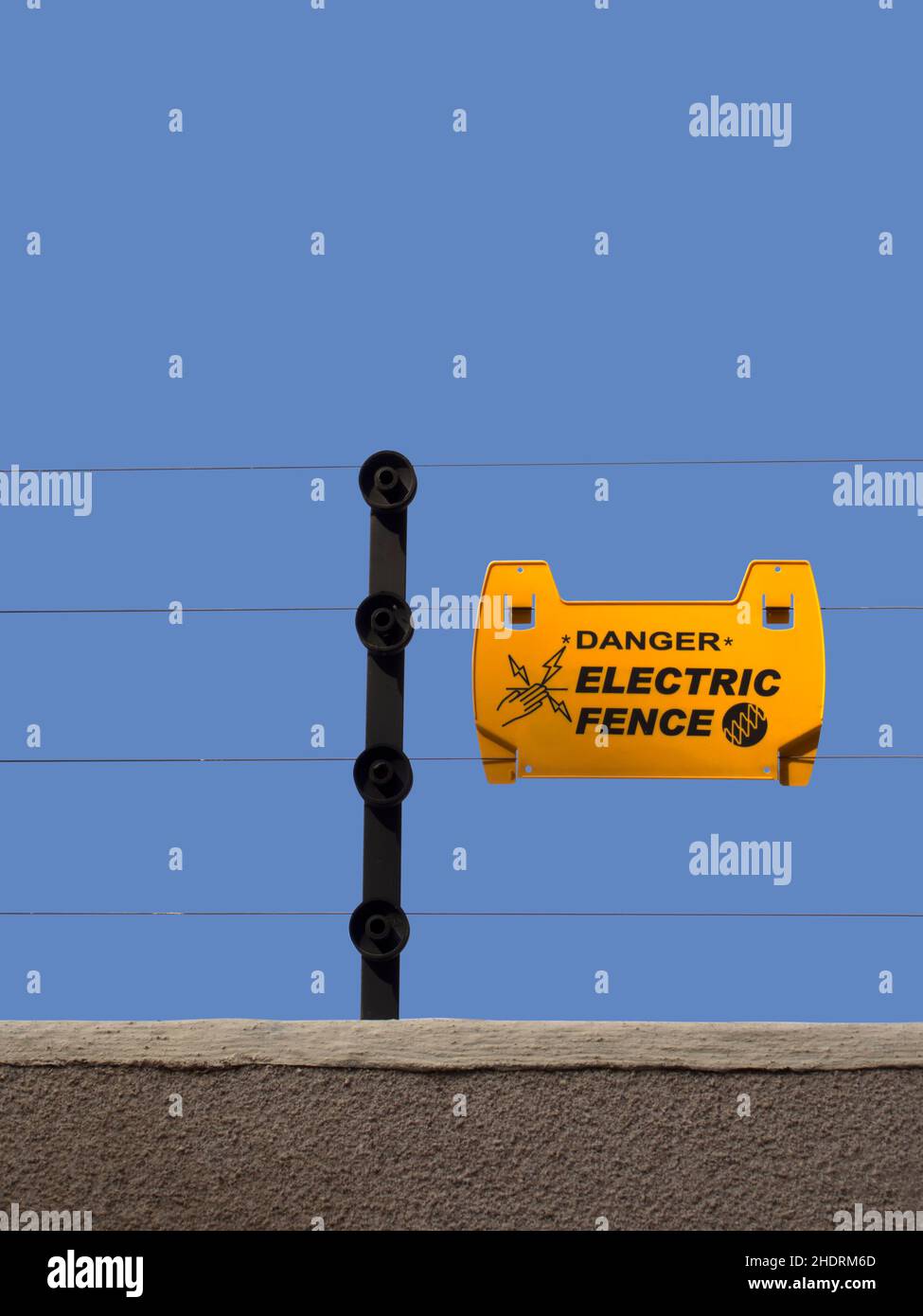 warning sign, electric fence, warning signs, electric fences Stock
