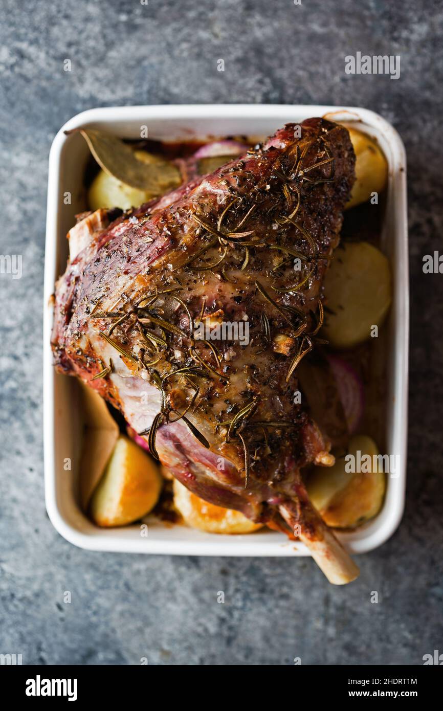roast dinner, lamb, roast dinners, lambs Stock Photo - Alamy
