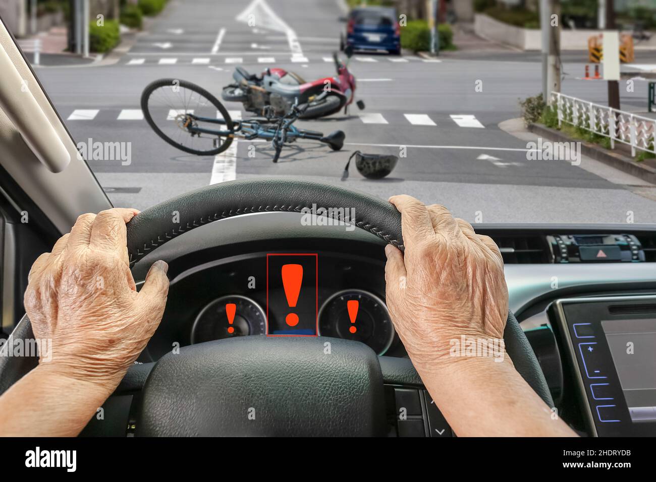 Senior citizen driving car hi-res stock photography and images - Alamy