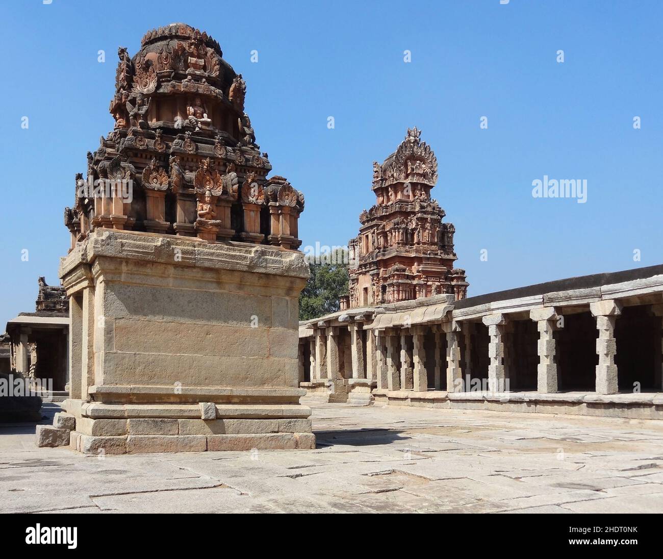 temple, hampi, hemakuta hill, temples, hampis Stock Photo - Alamy