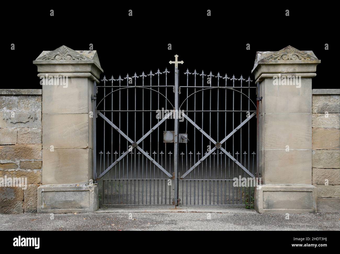 closed, iron gate, closeds, iron gates Stock Photo Alamy