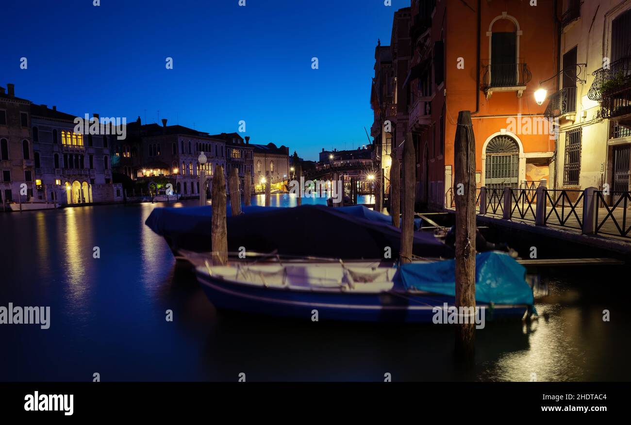 Speed boat venice hi-res stock photography and images - Alamy