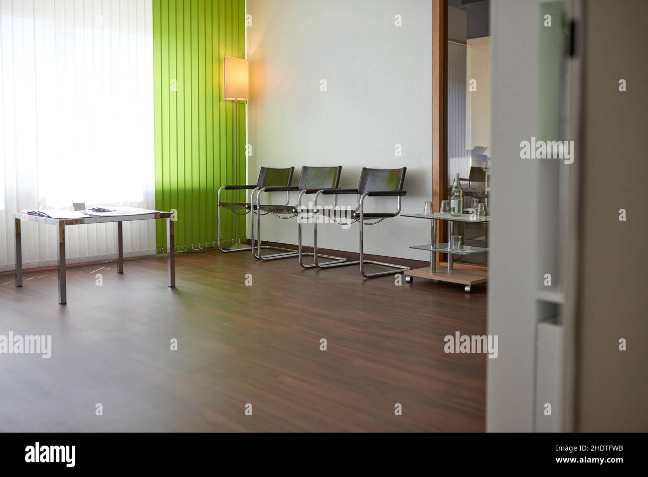 Empty doctors office waiting room hi-res stock photography and images ...
