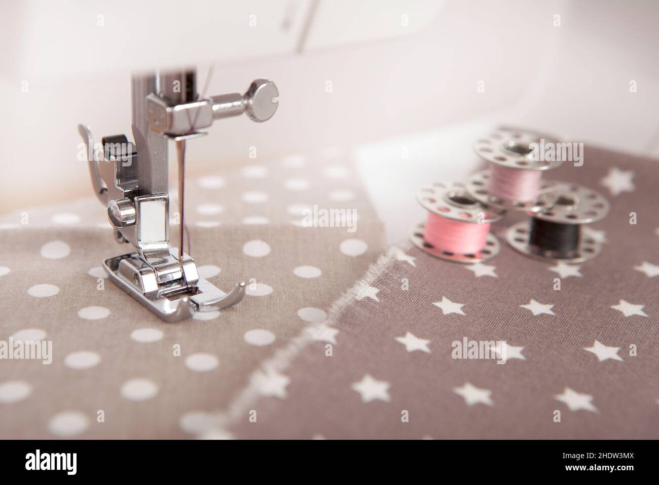 sewing, sewing machine, sewing machines Stock Photo Alamy
