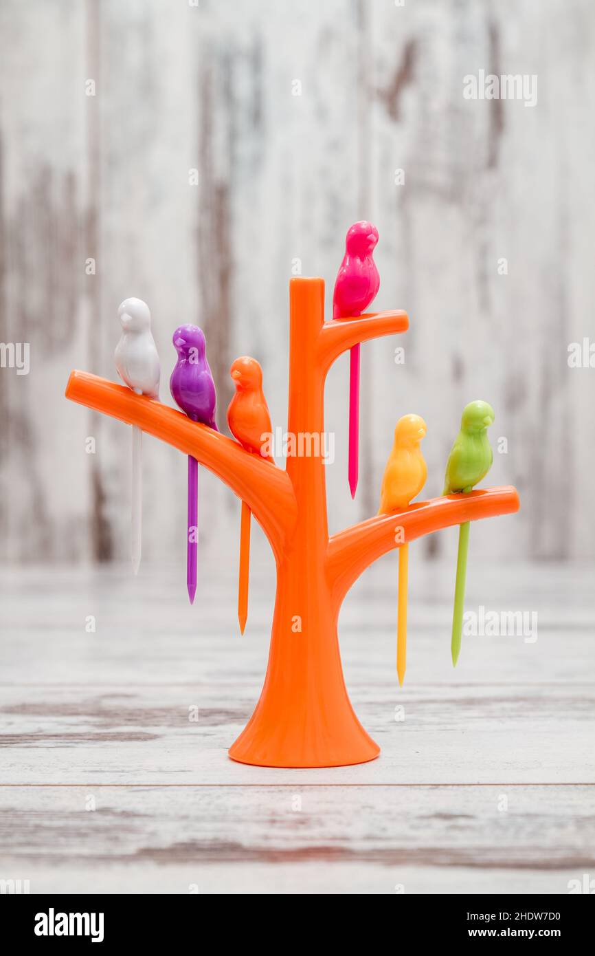 Plastic fruit skewers 2025