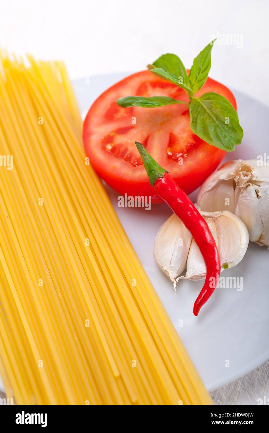 spaghetti, ingredients, spaghettis, ingredient Stock Photo Alamy