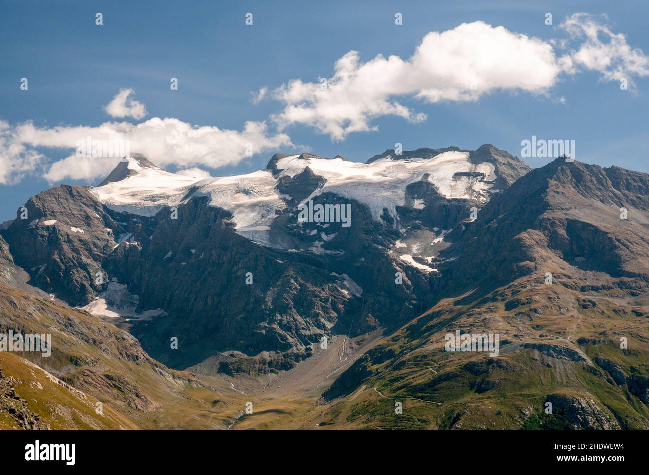The Albaron summit (3637m) and the glaciers of Vallonnet, Haute-Maurienne, Vanoise mountain range, Bonneval-sur-Arc, Savoie (73), Auvergne-Rhone-Alpes Stock Photo