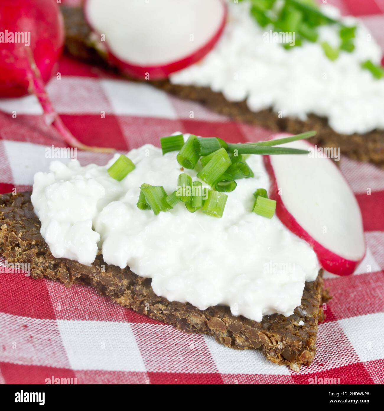 breakfast, cream cheese, pumpernickel, breakfasts, cream cheeses