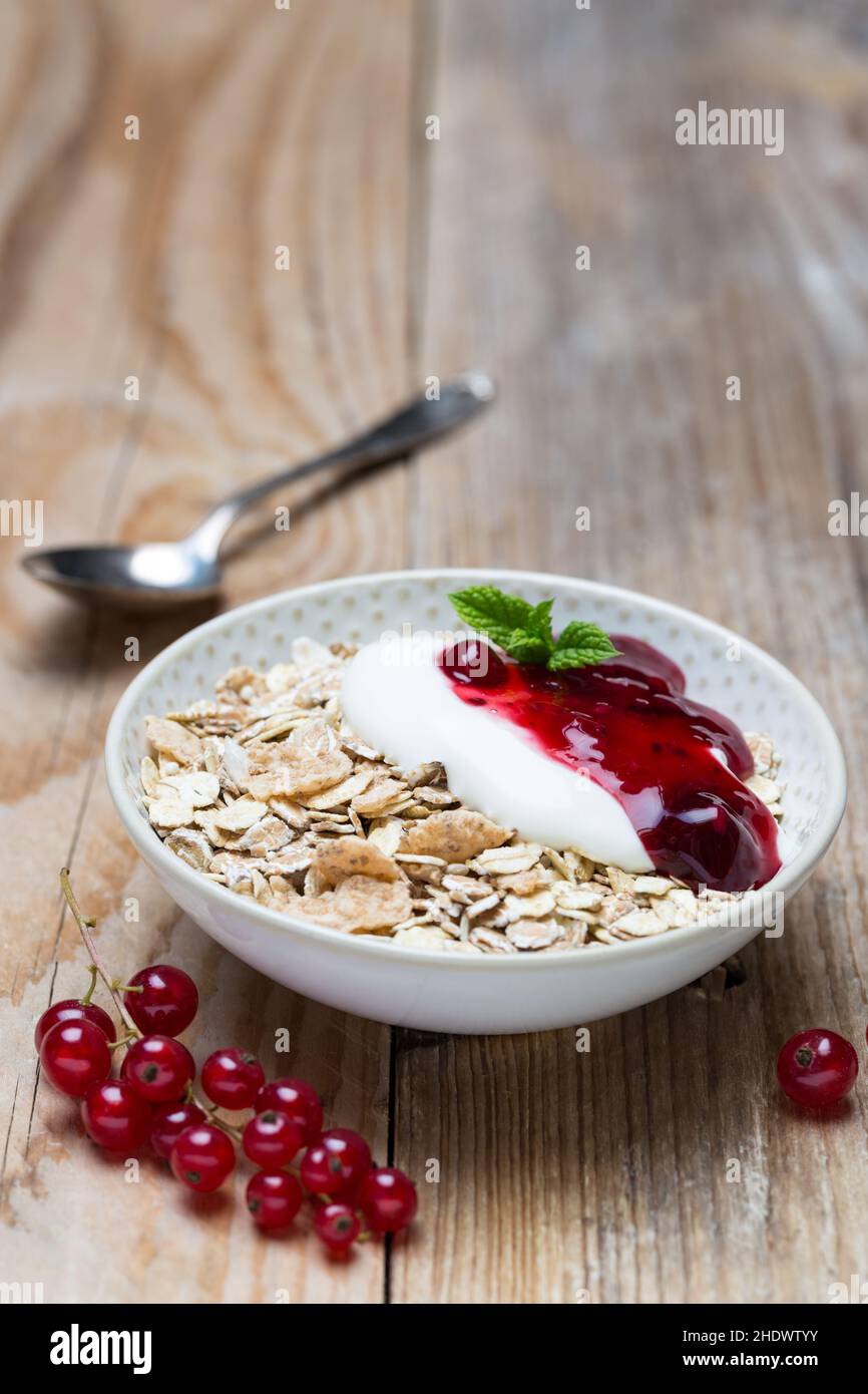 breakfast, oatmeal, yogurt, breakfasts, oatmeals Stock Photo Alamy