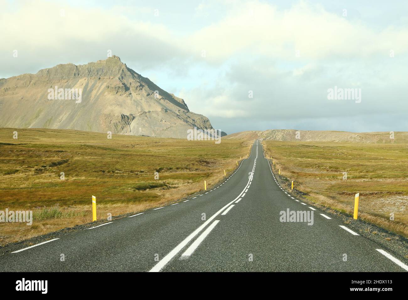 Iceland road trips hi-res stock photography and images - Alamy