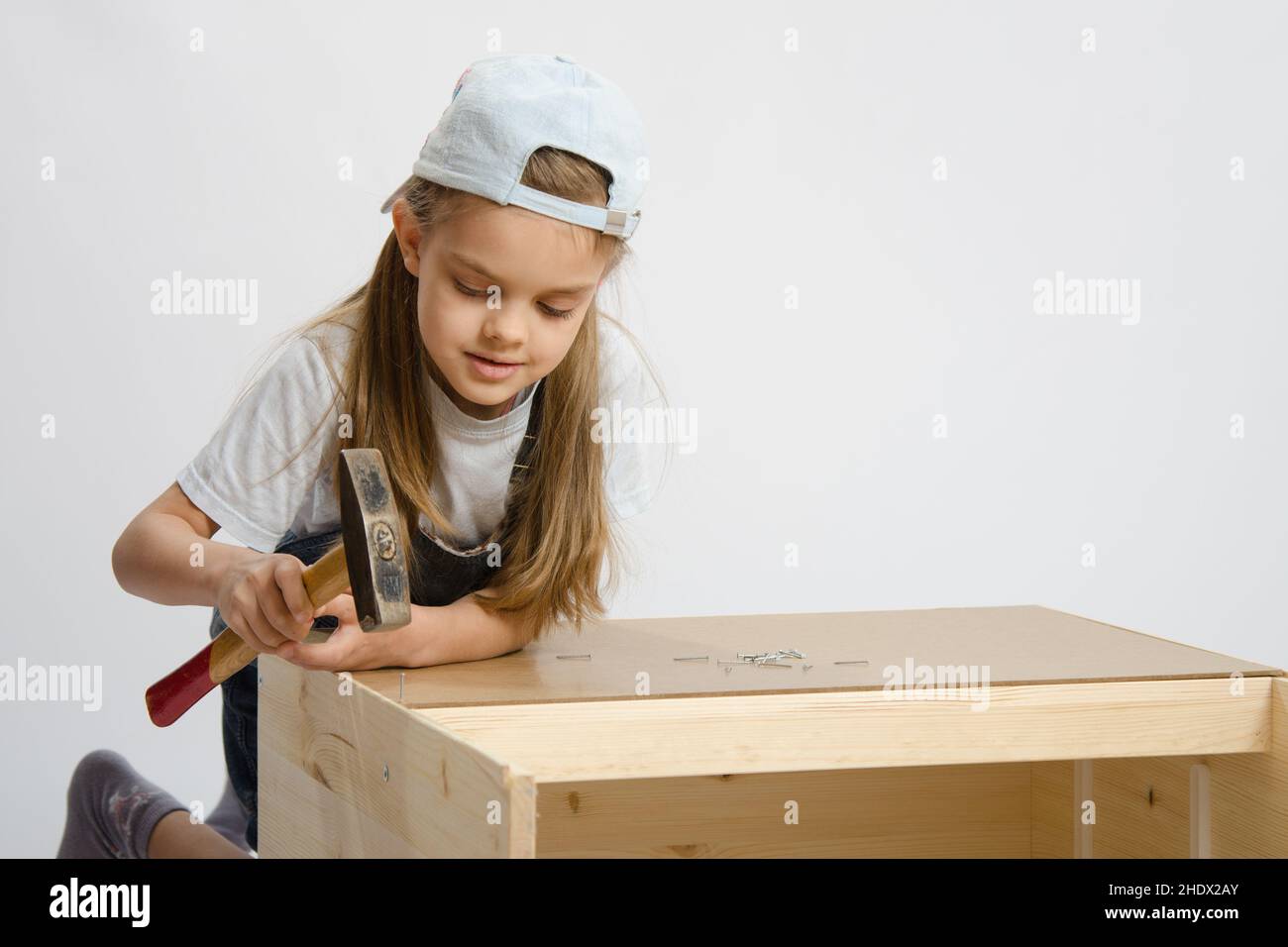 мальчик с гвоздями. уголовное дело молоток. мальчик с молотком. подростки молотком. в ульяновске избили подростка.