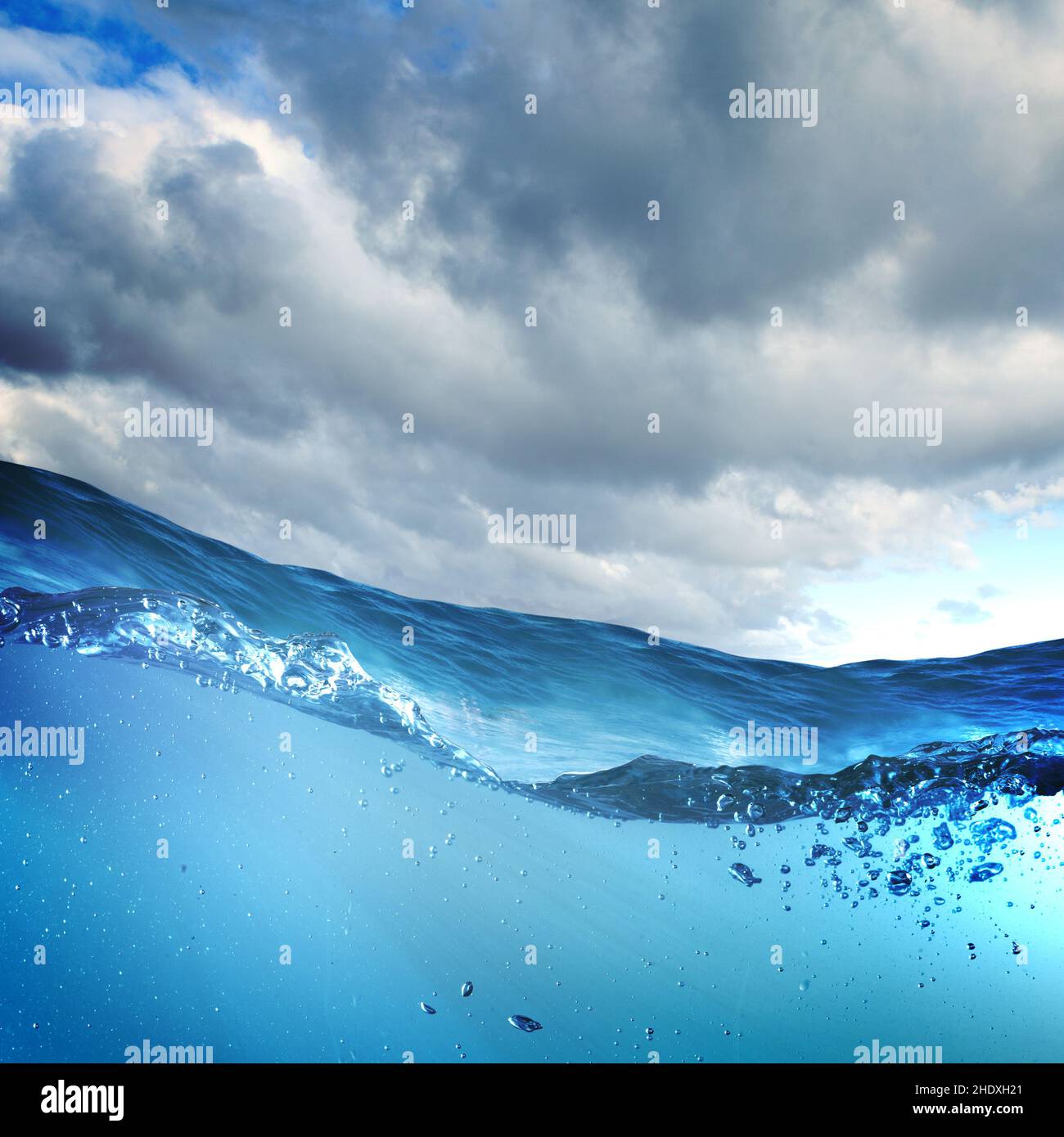 Dynamic sea hi-res stock photography and images - Alamy