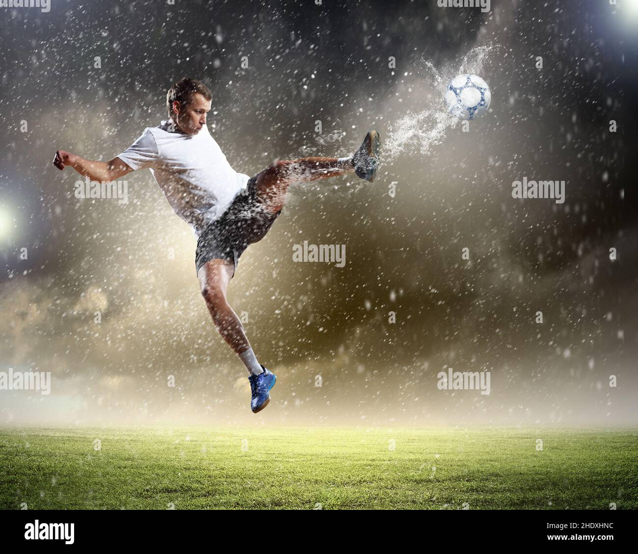 soccer player, kick, soccer training, kicker, kickers, soccer players