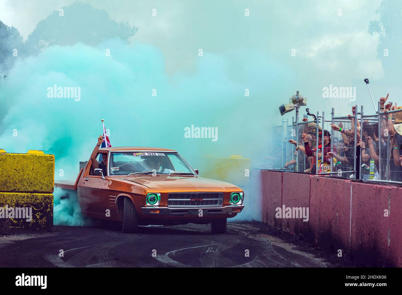 Canberra, Australia. 7th Jan, 2022. Participants in their car deliver a