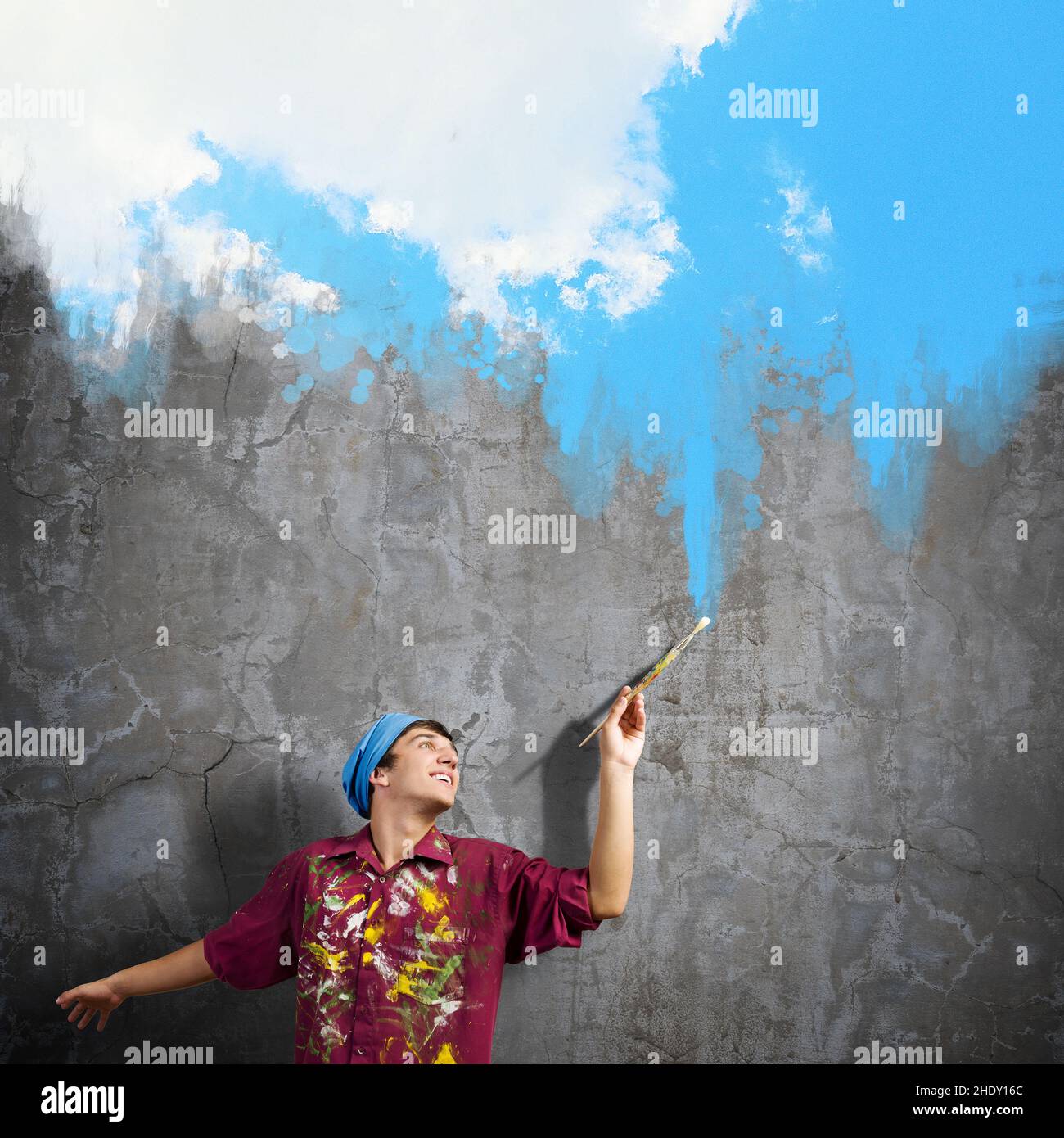 Male artist holding painting hi-res stock photography and images - Alamy