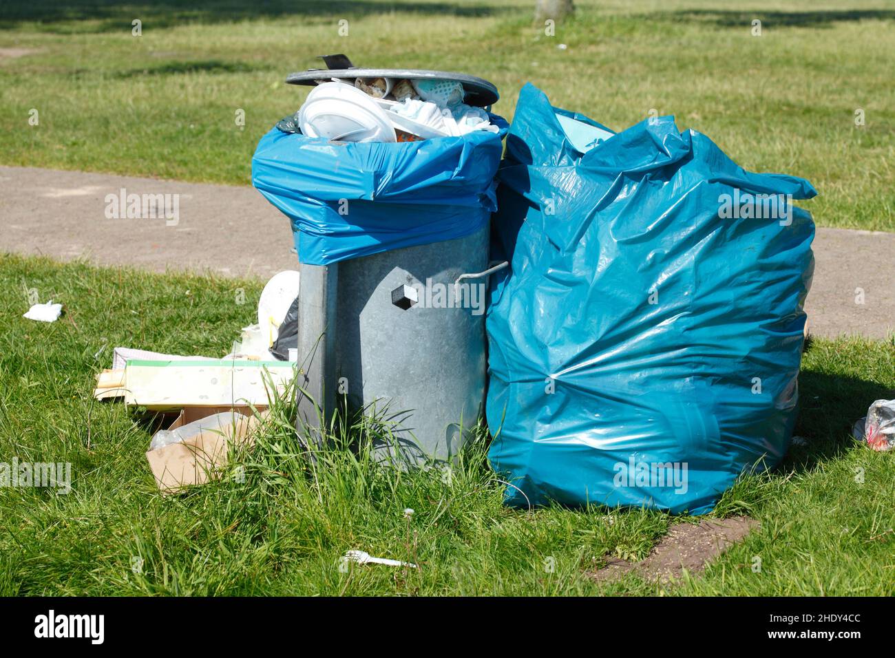 Dustbin Lids Hi Res Stock Photography And Images Alamy