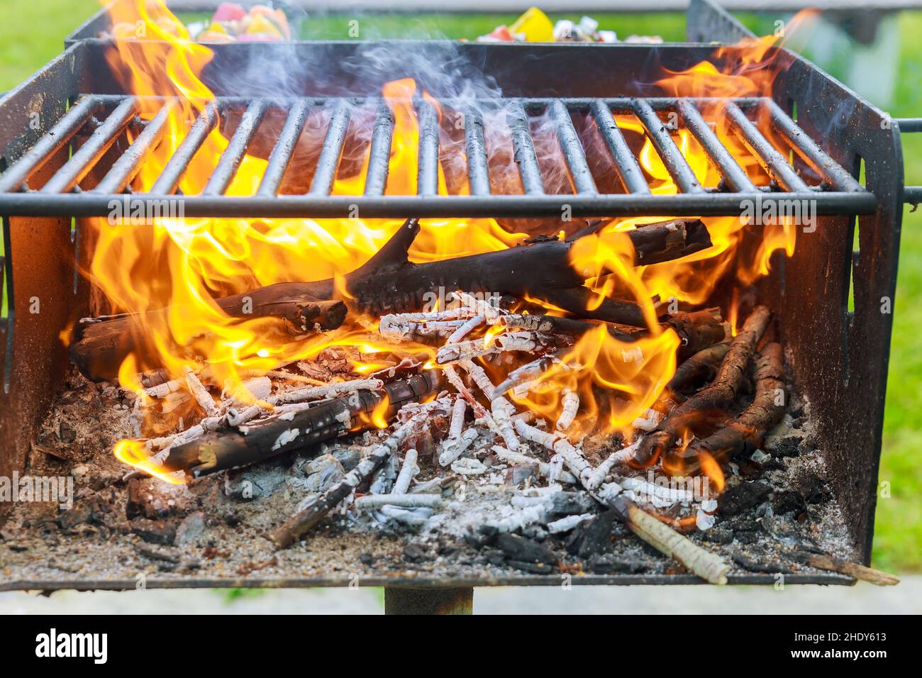 Horizontal grill hi-res stock photography and images - Alamy