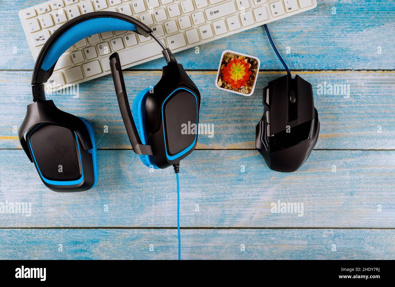 Gaming accessories hires stock photography and images Alamy