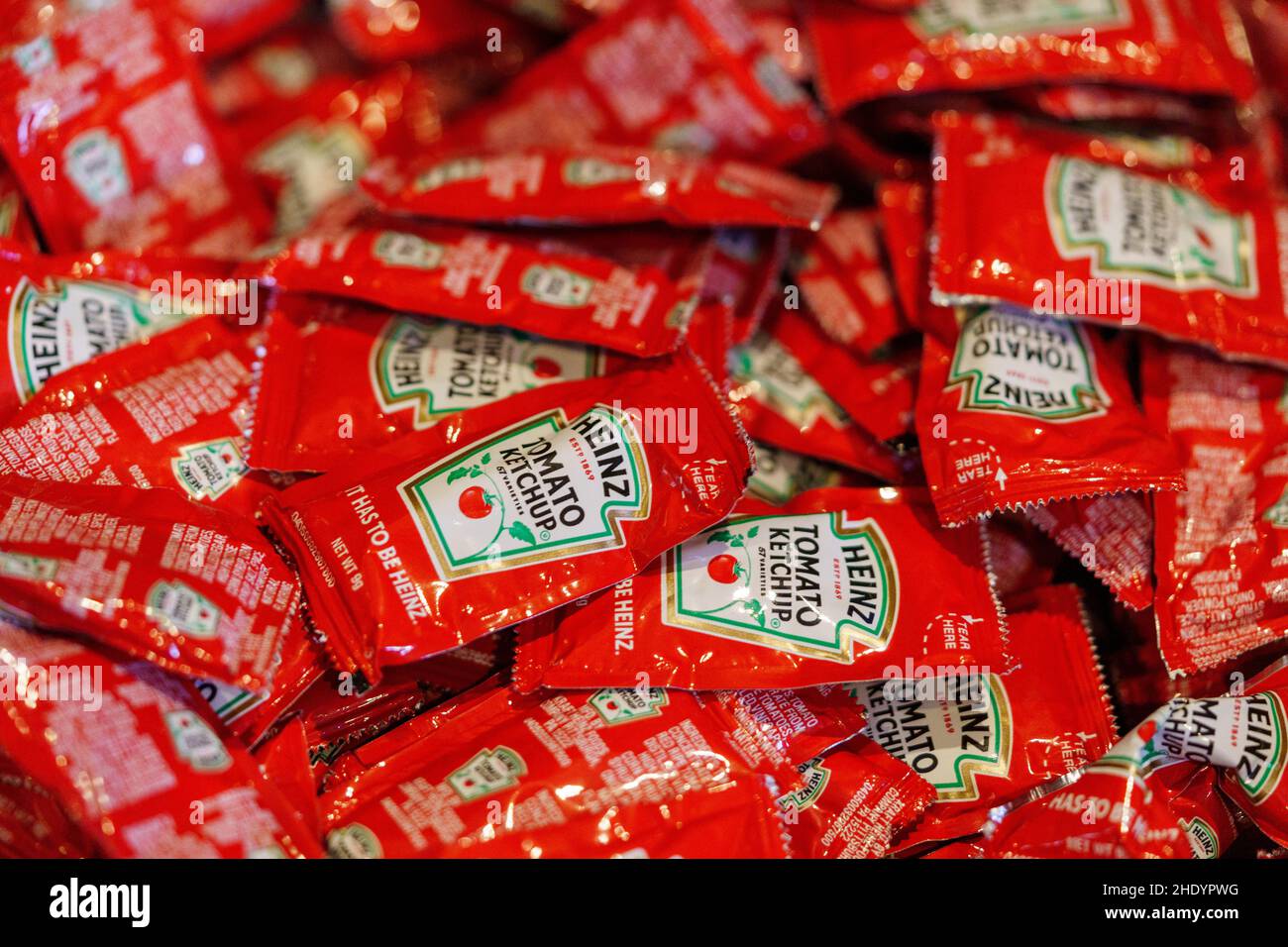 Heinz tomato ketchup packet hires stock photography and images Alamy
