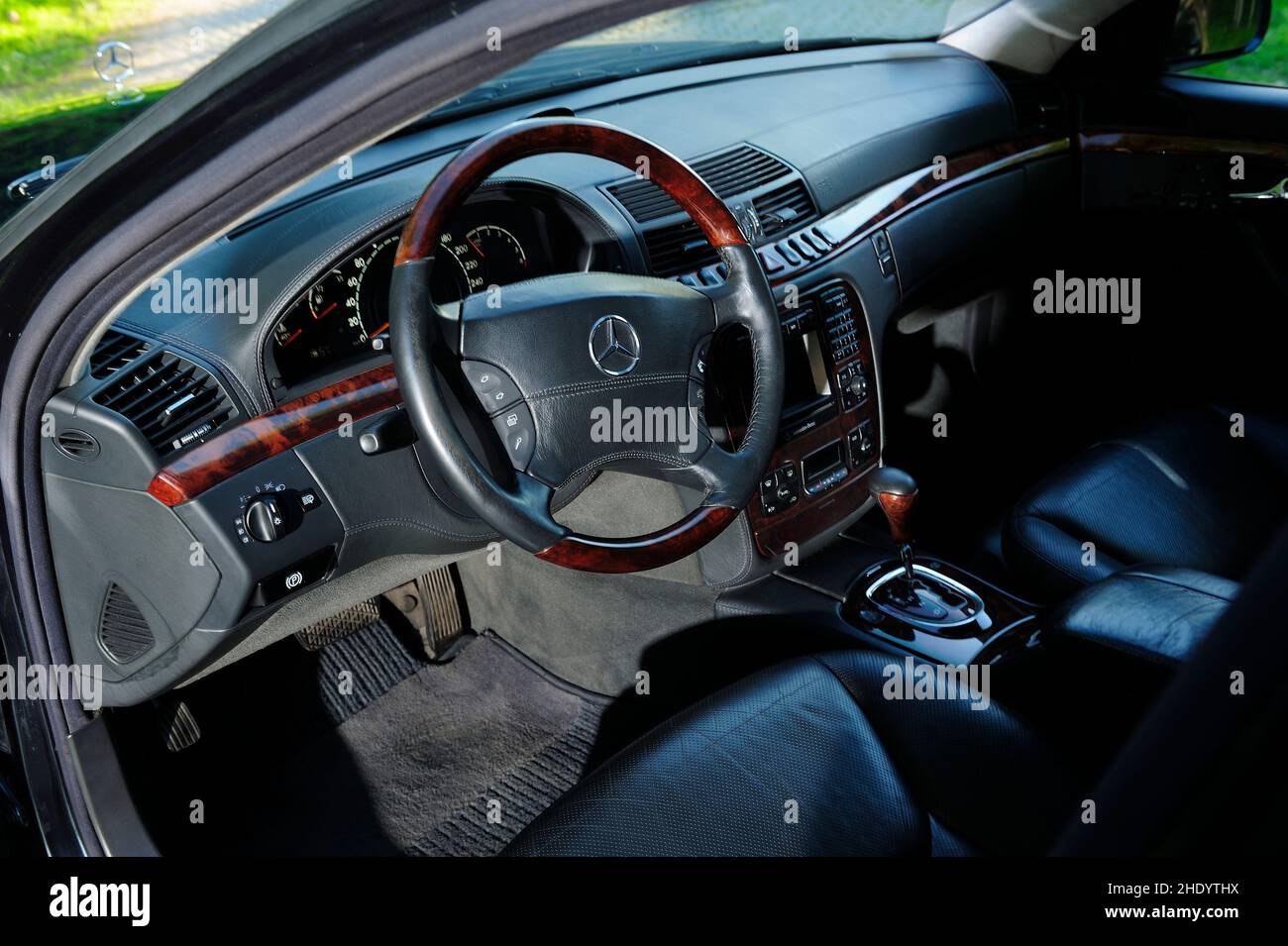 Vip S600 Mercedes -Benz S600 V12, luxury, lifestyle, car, vip car Stock Photo ...