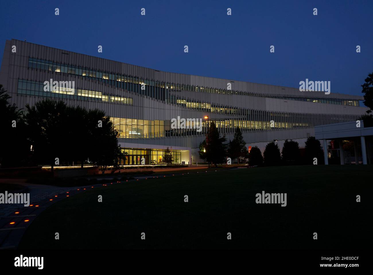 Hunt Library on the campus of NC State University at night. Stock Photo