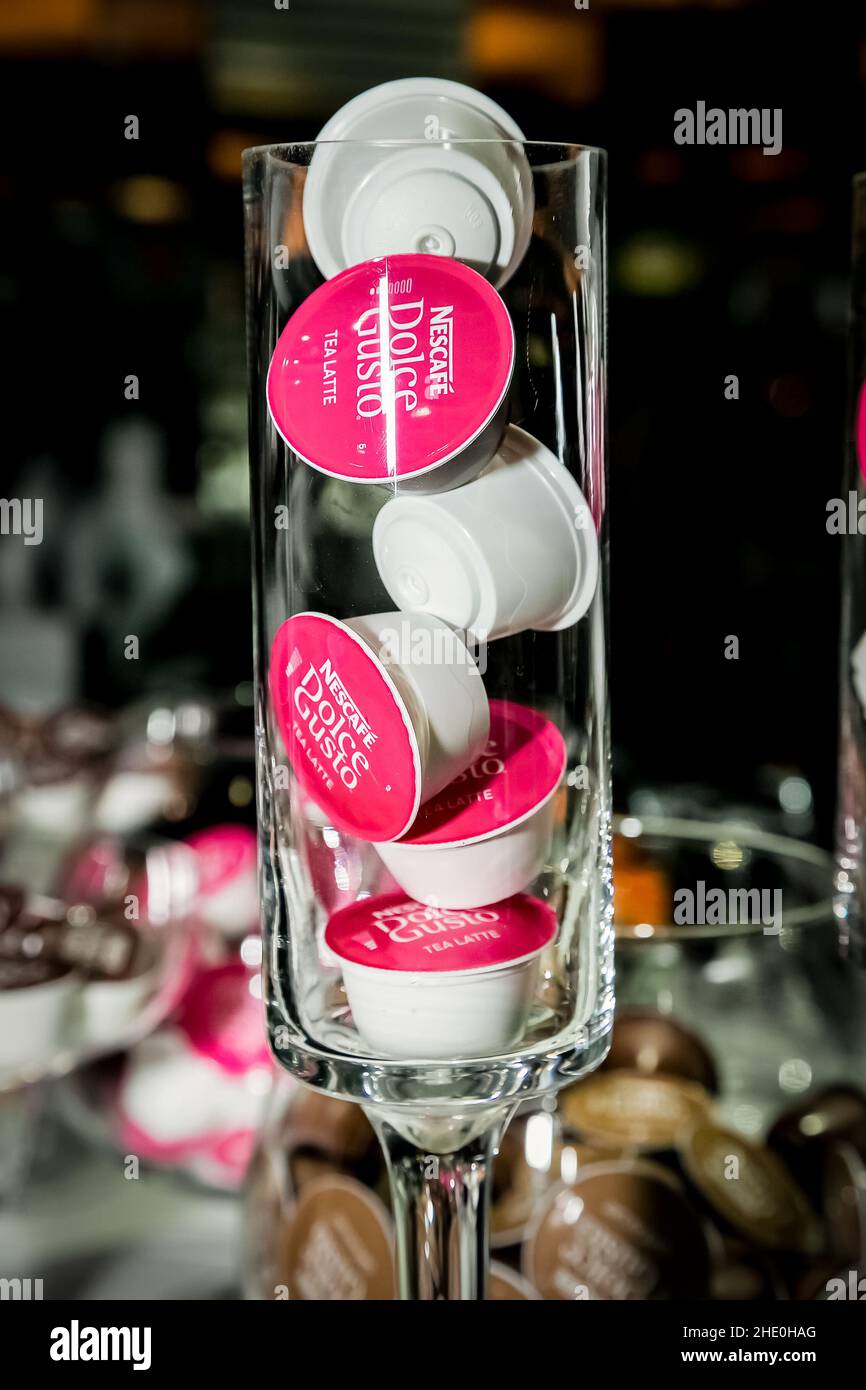 Dolce gusto capsule Banque de photographies et d'images à haute résolution  - Alamy