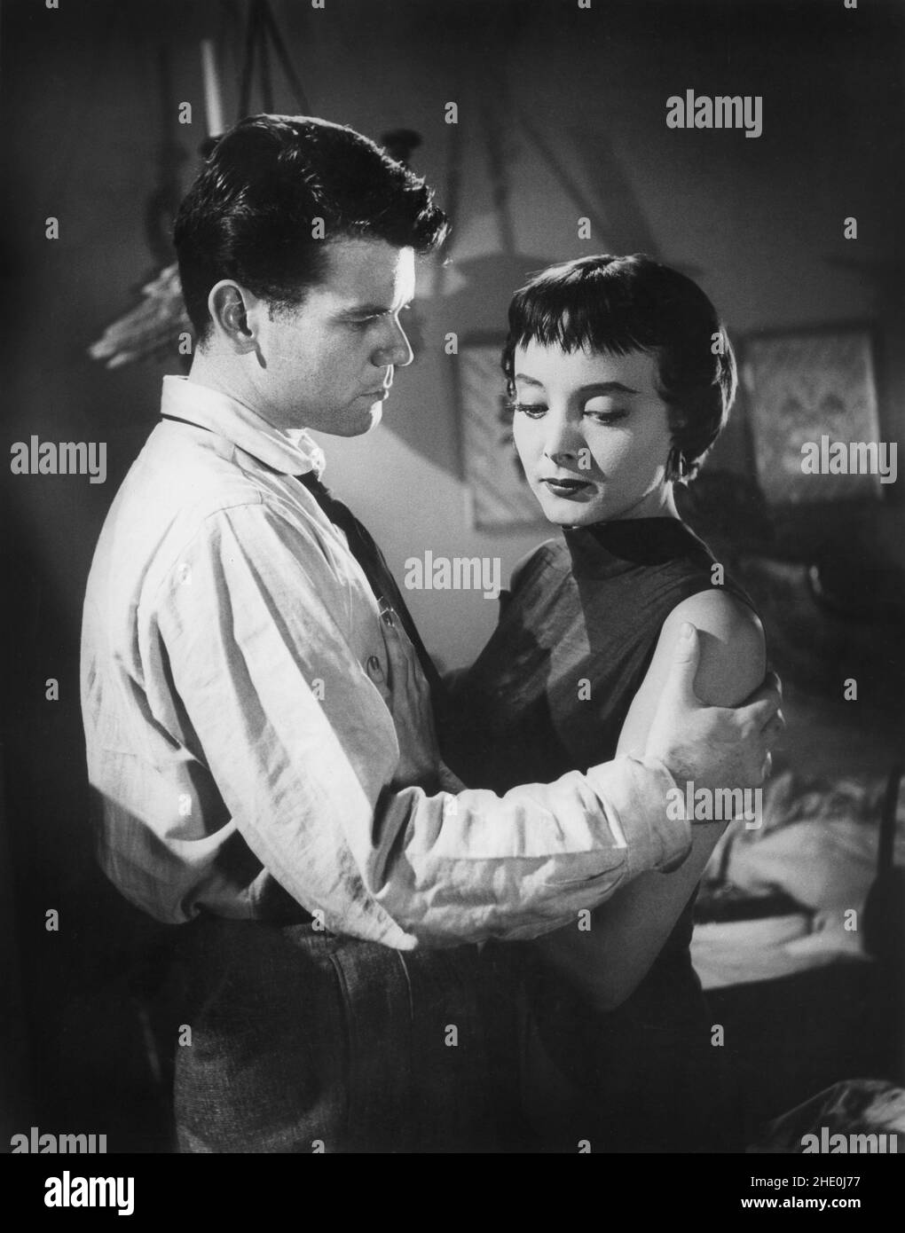 Don Murray, Carolyn Jones, on-set of the Film, 'The Bachelor Party', United Artists, 1957 Stock Photo