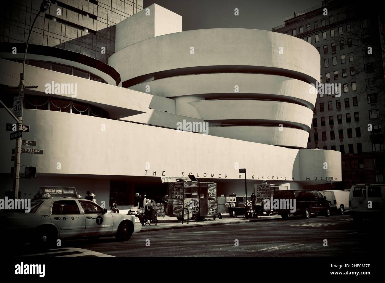 Guggenheim at Night 1959年 シルバーゼラチン印刷 Guggenheim at Night 1959年 シルバーゼラチン印刷