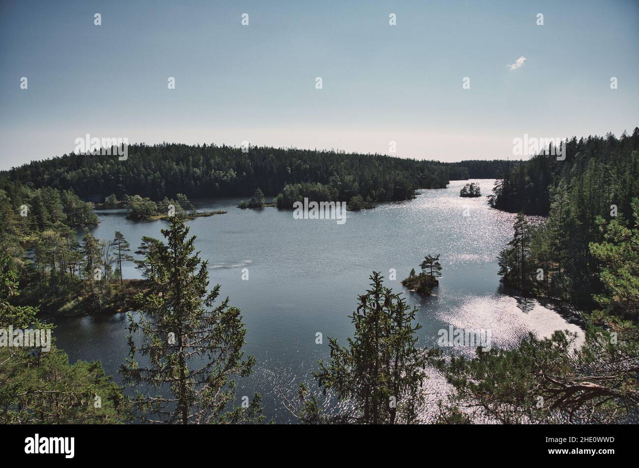 Blick auf einen See in Schweden Stock Photo