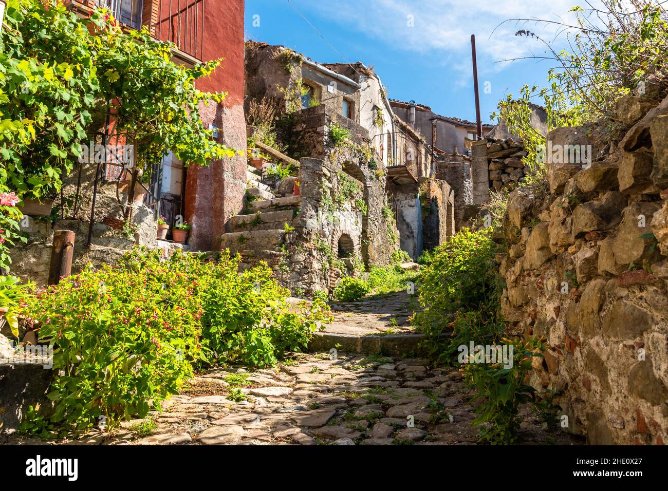 Old rural houses of San Fratello village, Sicily, Italy Stock Photo - Alamy