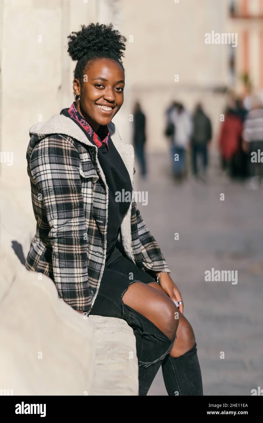 Teen smile hi-res stock photography and images - Alamy