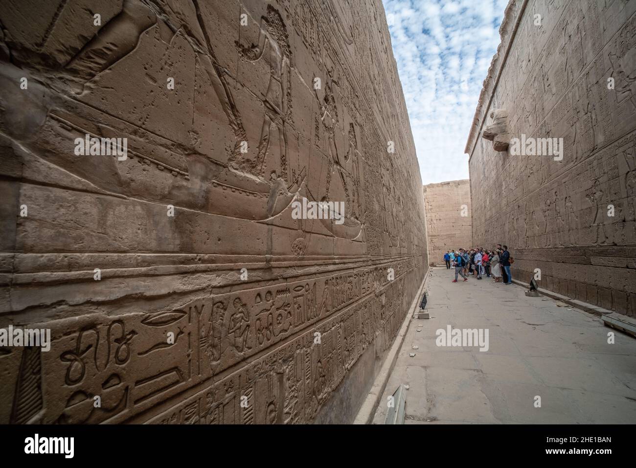 Sculpture and wall relief of the temple of edfu hires stock photography and images Alamy