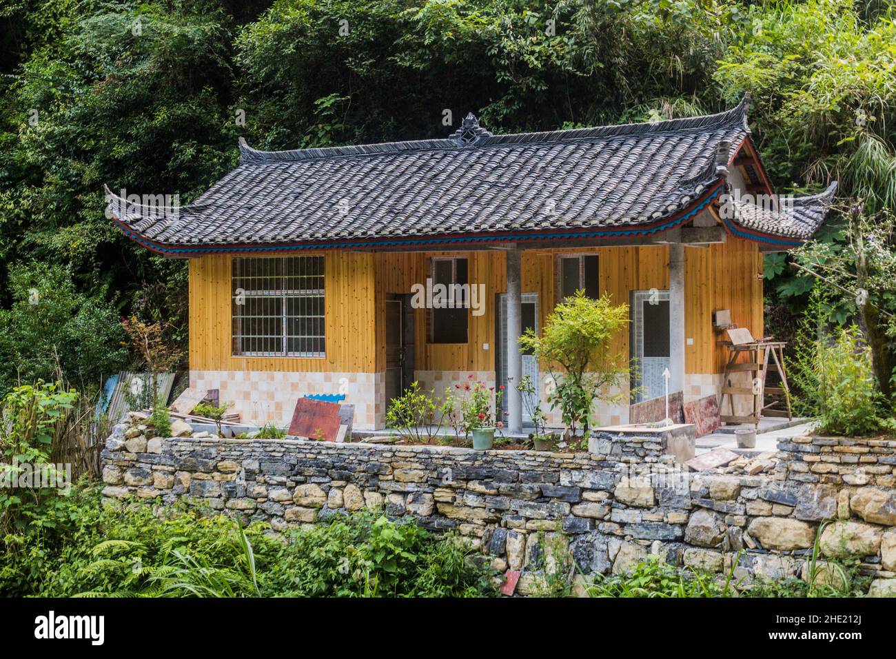Small house in Dehang Miao village, Hunan province, China Stock Photo