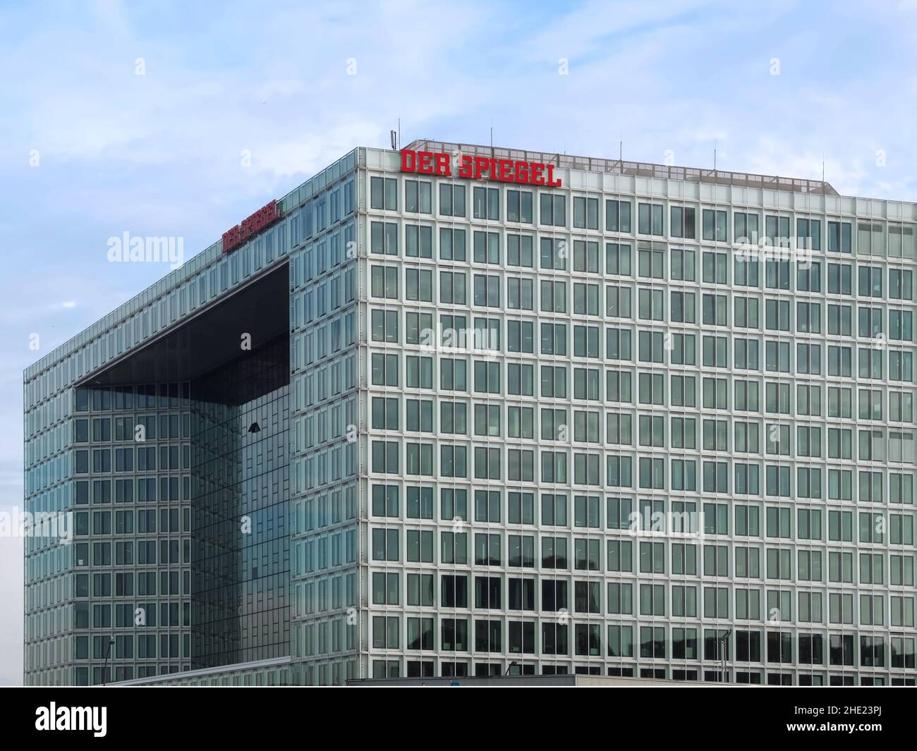 Daily News Building High Resolution Stock Photography and Images - Alamy