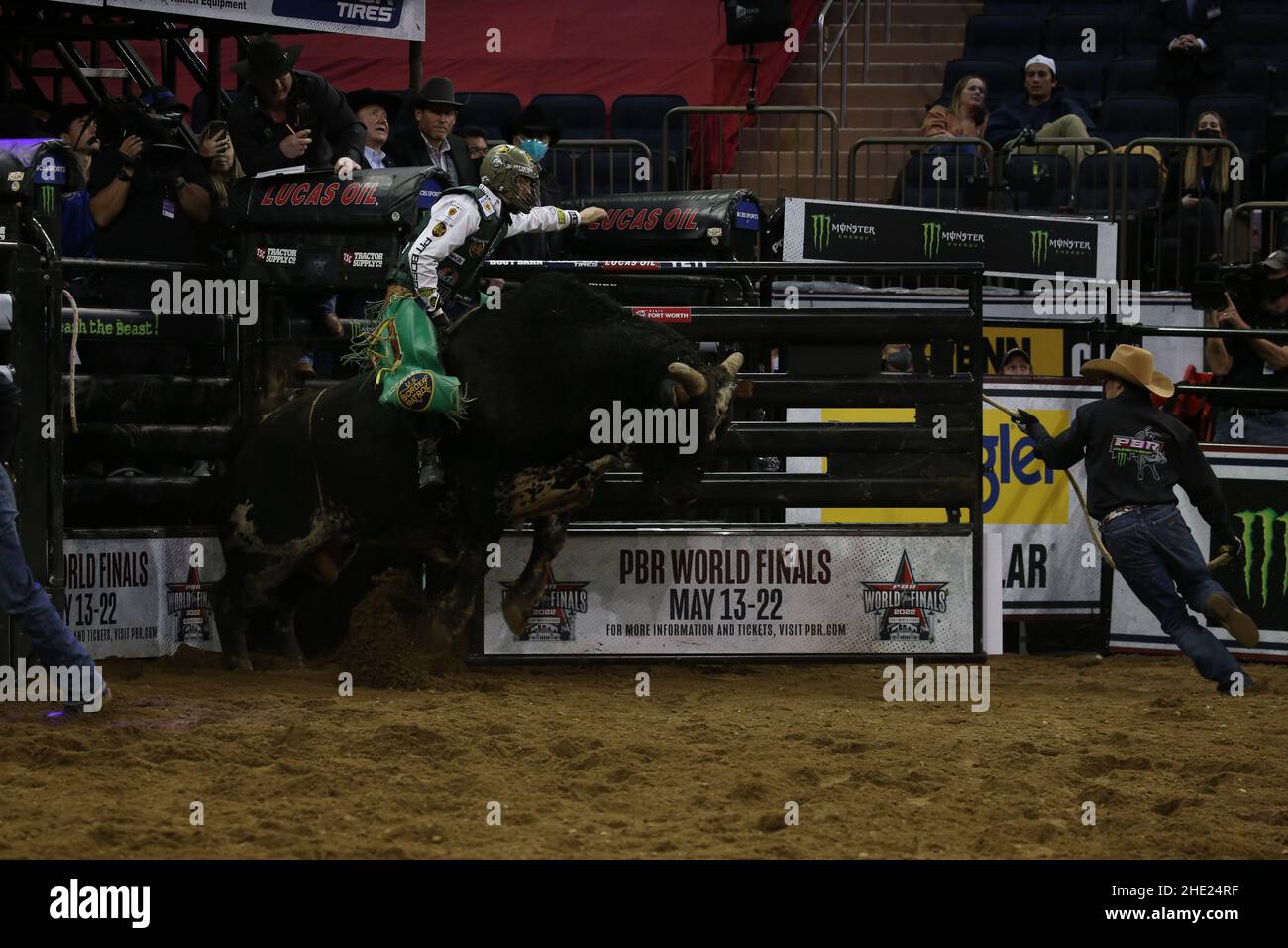 Bull Rider Cooper Davis Competes at 2022 PBR Unleash The Beast Event ...