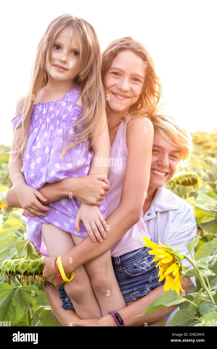 Happy children outdoors hi-res stock photography and images - Alamy