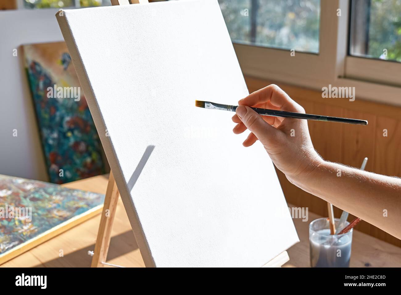 Easel blank canvas paint brush hi-res stock photography and images - Alamy