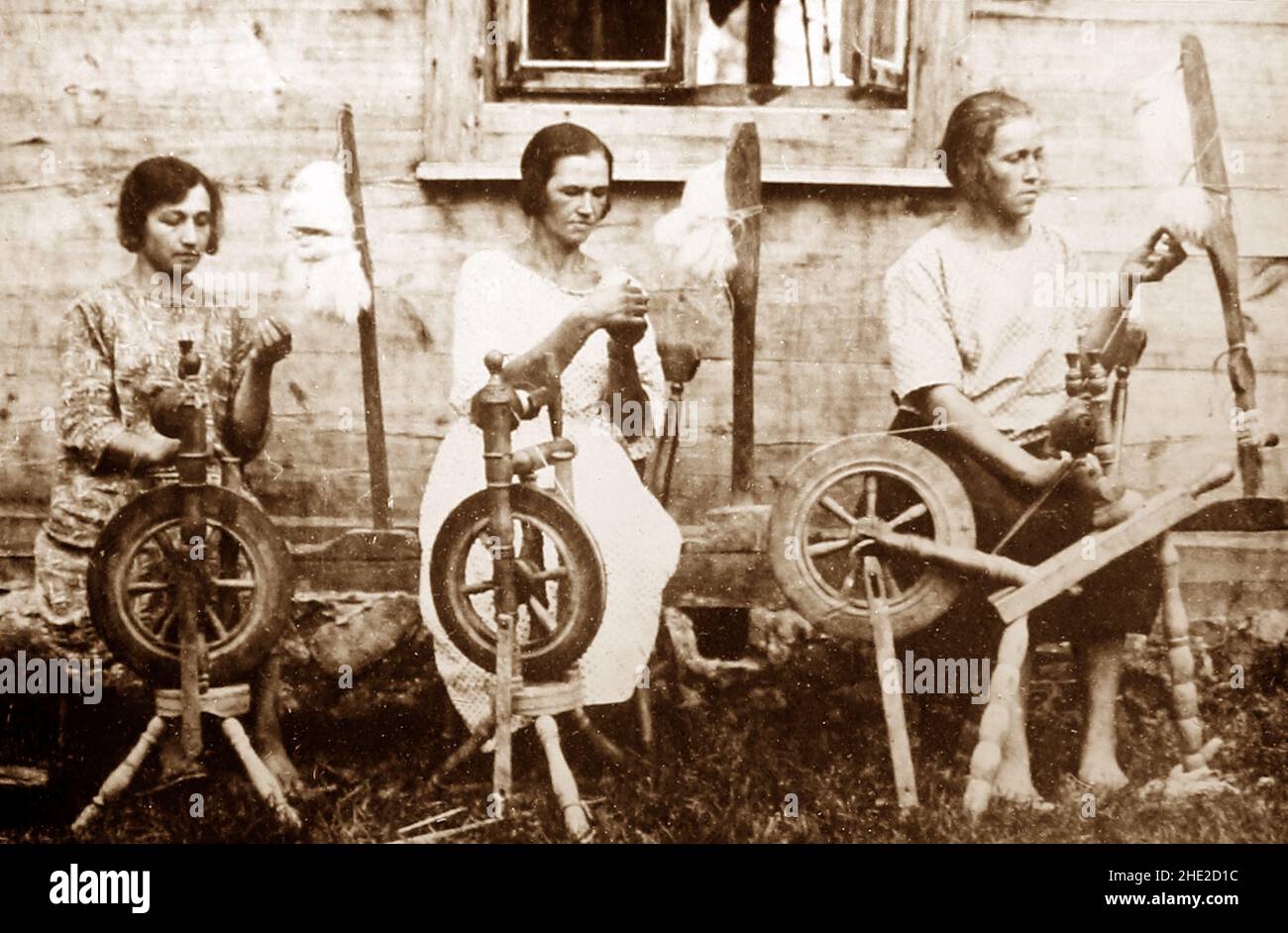 Ladies spinning wool, Horodoc, Poland, early 1900s Stock Photo - Alamy