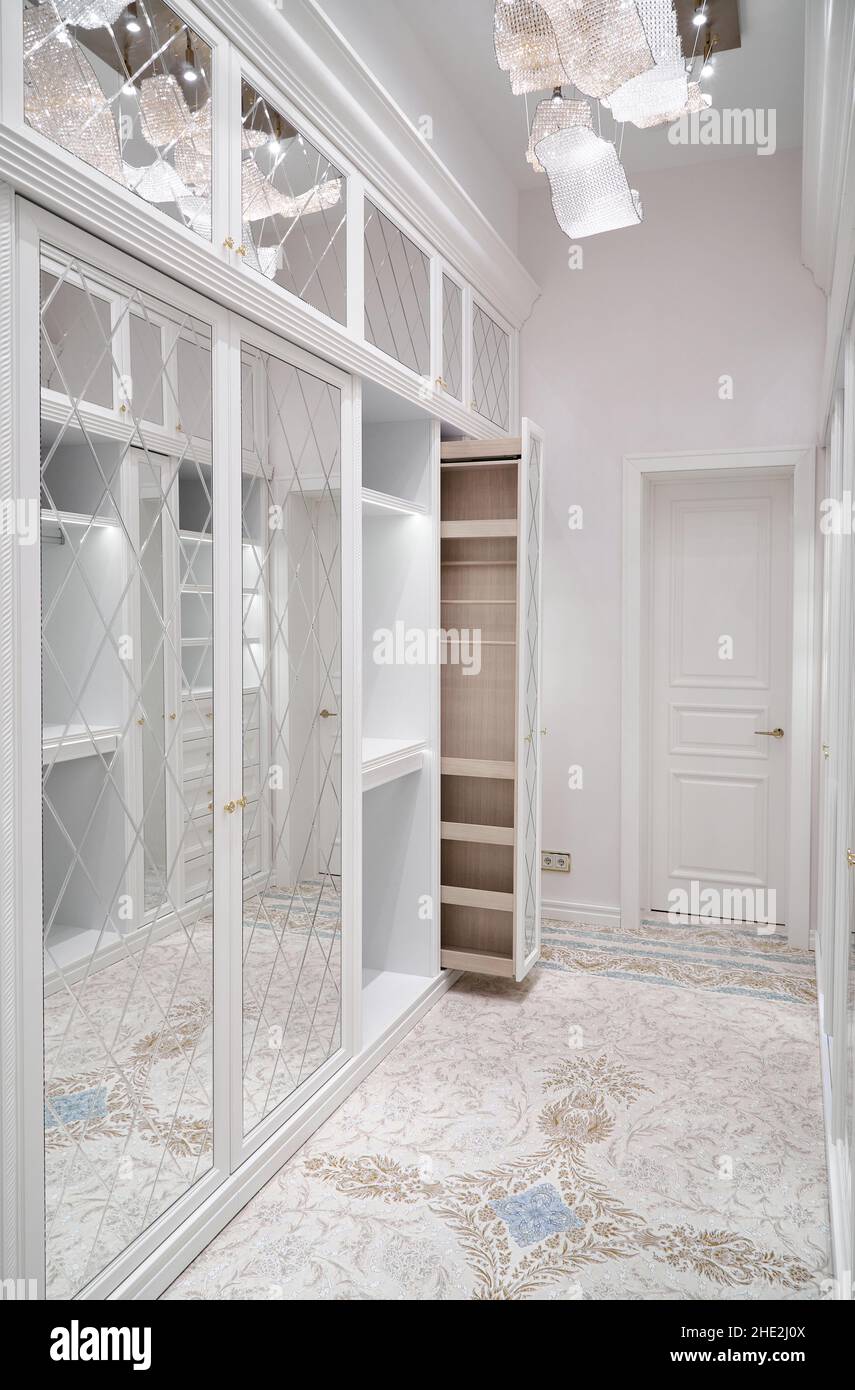 Walkin closet hi-res stock photography and images - Alamy