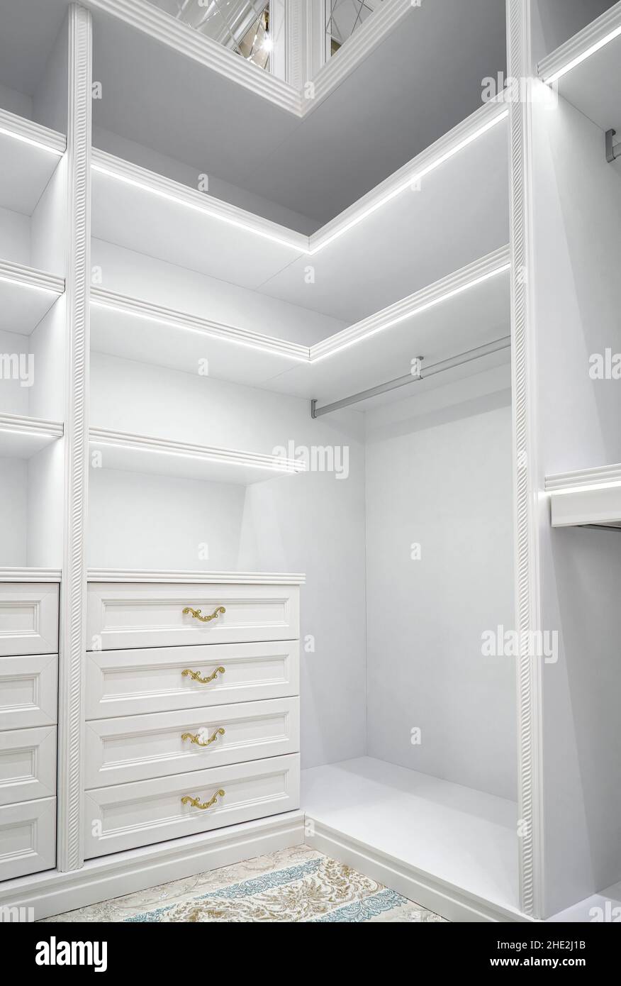 Walkin closet hi-res stock photography and images - Alamy
