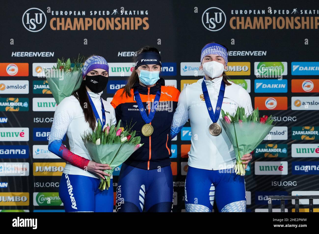 HEERENVEEN, NETHERLANDS - JANUARY 8: Angelina Golikova of Russia, Femke Kok of the Netherlands and Daria Kachanova of Russia during the Medal Ceremony after competing in the Women's 500m during the 2022 ISU European Speed Skating Championships at Thialf on January 8, 2022 in Heerenveen, Netherlands (Photo by Douwe Bijlsma/Orange Pictures) Stock Photo