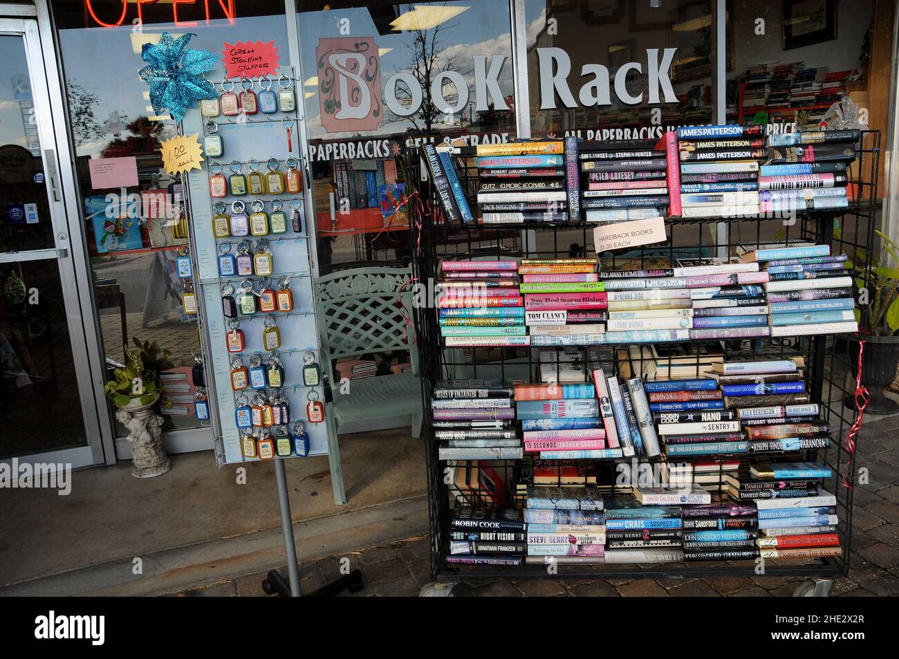 OCOEE/ORLANDO / FLORIDA / USA 01 December 2017. Book rack store and