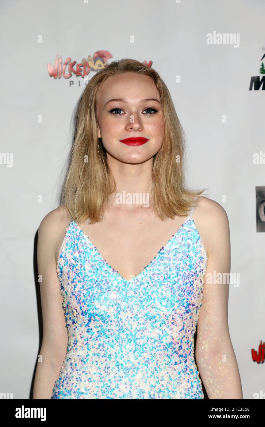 Rachelle Henry attends DEATH COUNT World Premiere at Galaxy Theatres