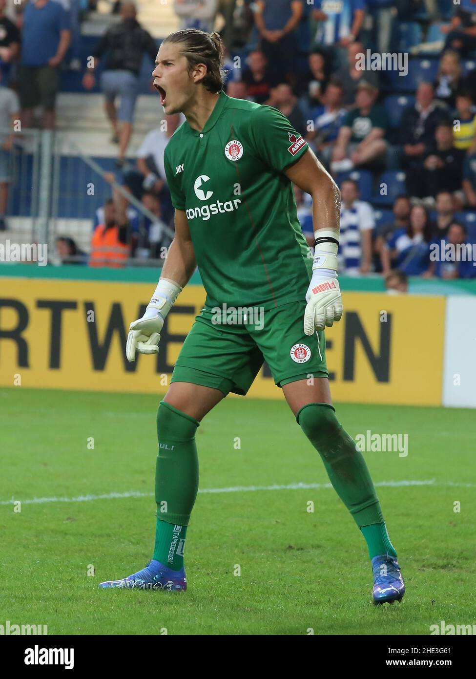 St pauli goalkeeper hi-res stock photography and images - Alamy