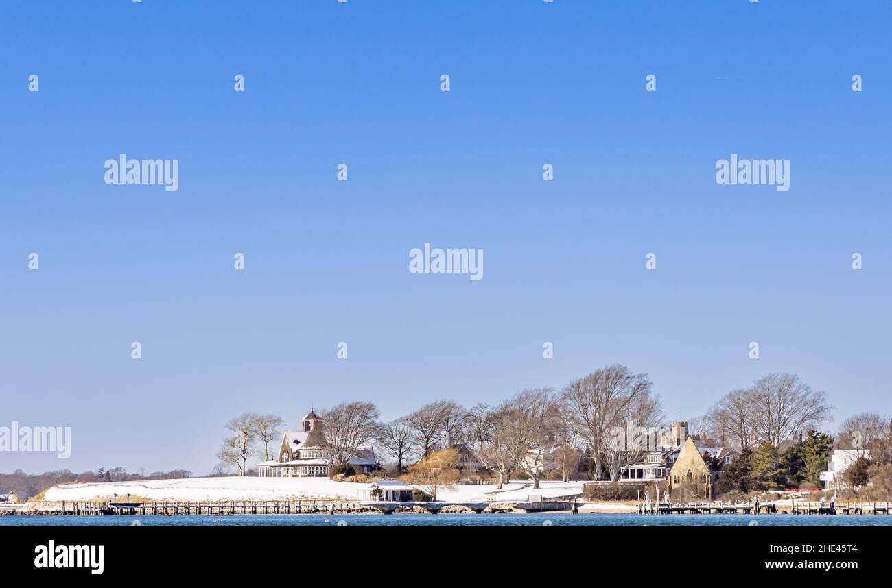 Winter landscape featuring 1 Shorewood road, Shelter Island, NY Stock Photo