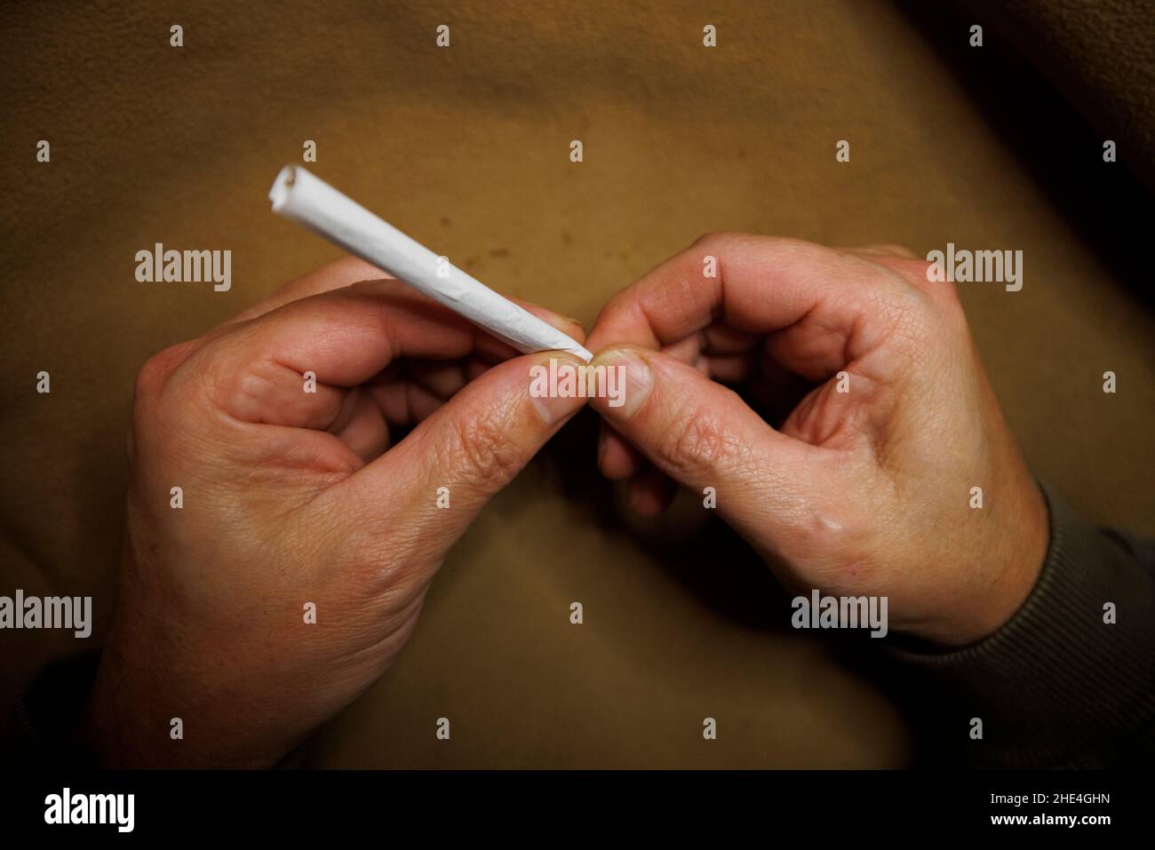 Rizla paper hi-res stock photography and images - Alamy