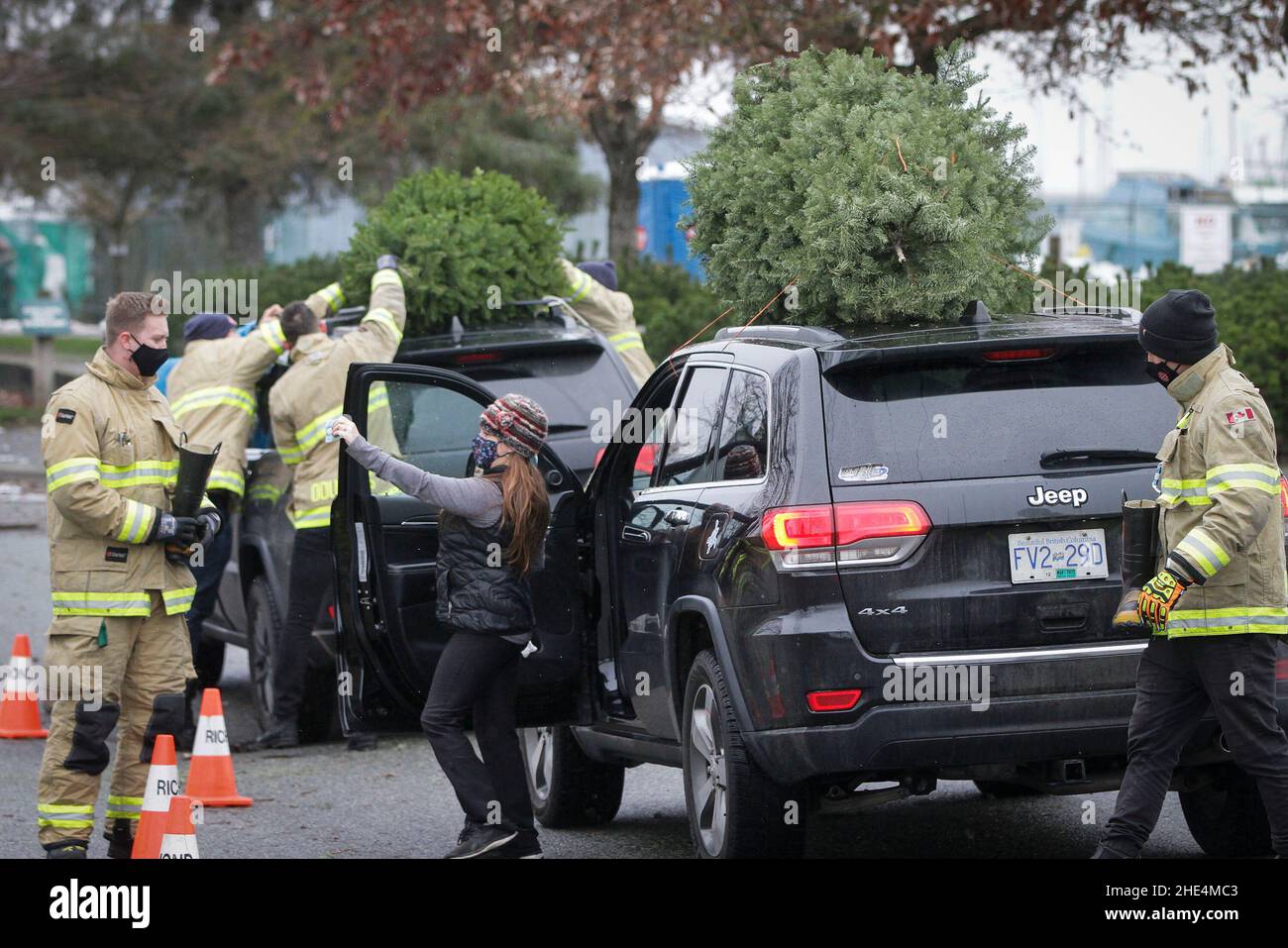 Richmond Christmas Events 2022 Richmond, Canada. 8Th Jan, 2022. Firefighters Collect Trees During The  Annual Christmas Tree Chipping Event In Richmond, British Columbia, Canada,  On Jan. 8, 2022. Firefighters Volunteered To Help Residents Recycle Their  Christmas