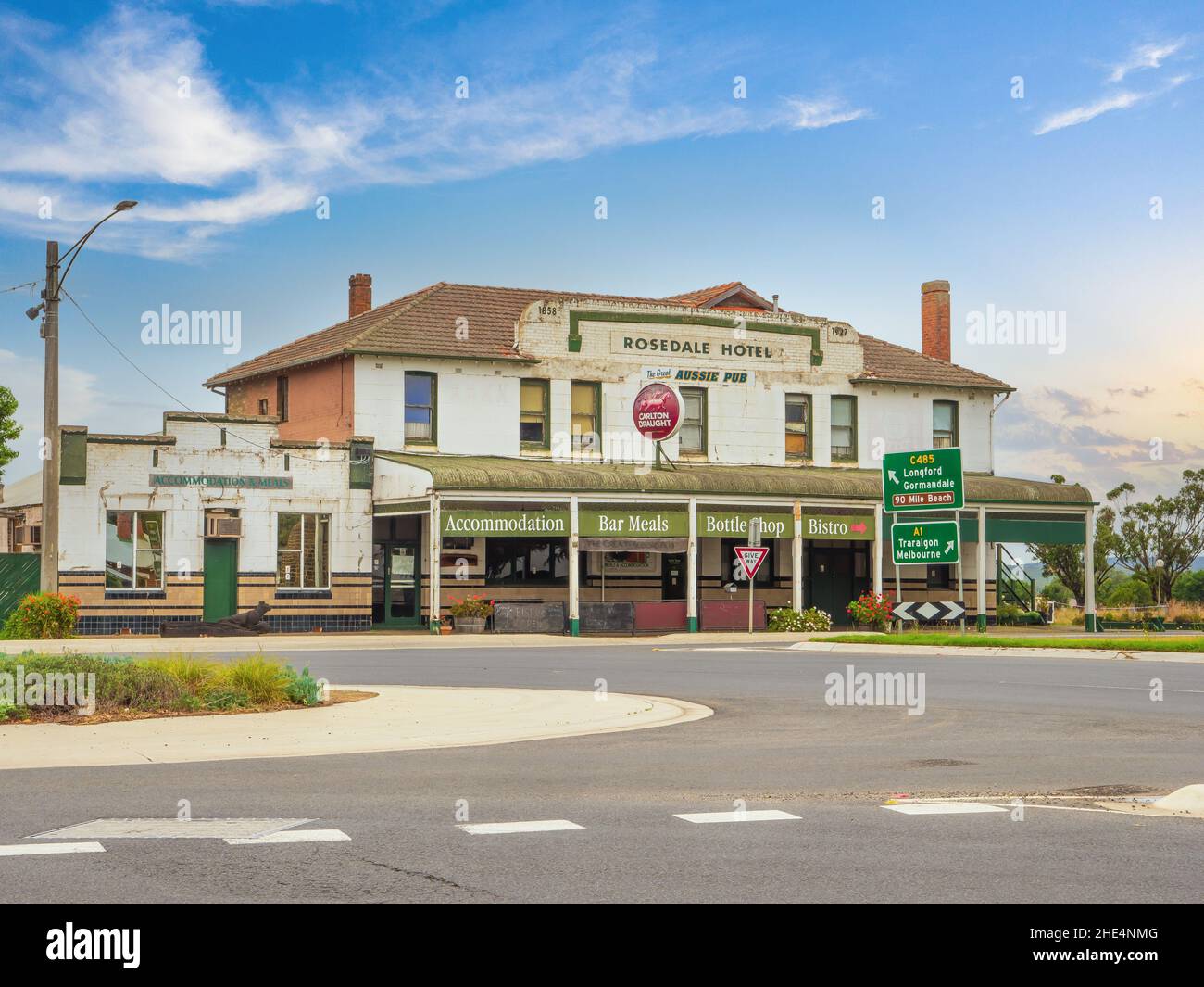 Rosedale Hotel, a building constructed in 1858, is a classic Australian pub in regional Victoria. Rosedale, Gippsland, Victoria, Australia. Stock Photo