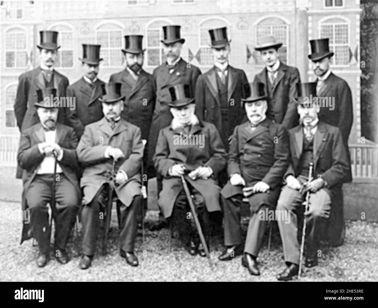 Февраль май 1899 событие. Вторая гаагская конференция 1907. Гаагская мирная конференция 1907. Златоустовская бойня 1903. События 1899.