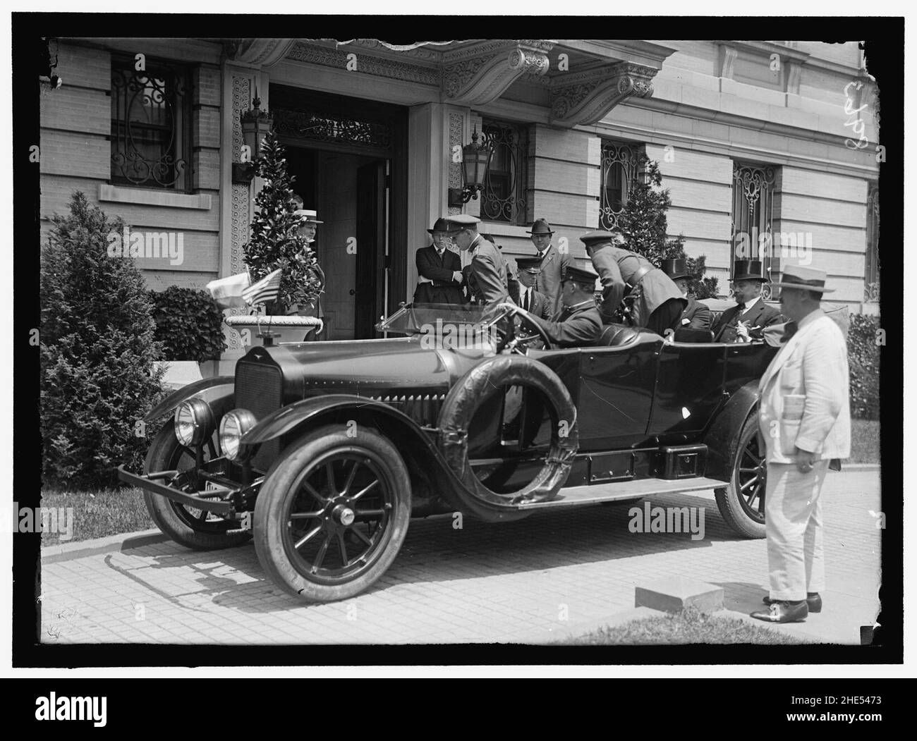 RUSSIAN MISSION TO U.S. MISSION ARRIVING AT EMBASSY Stock Photo Alamy
